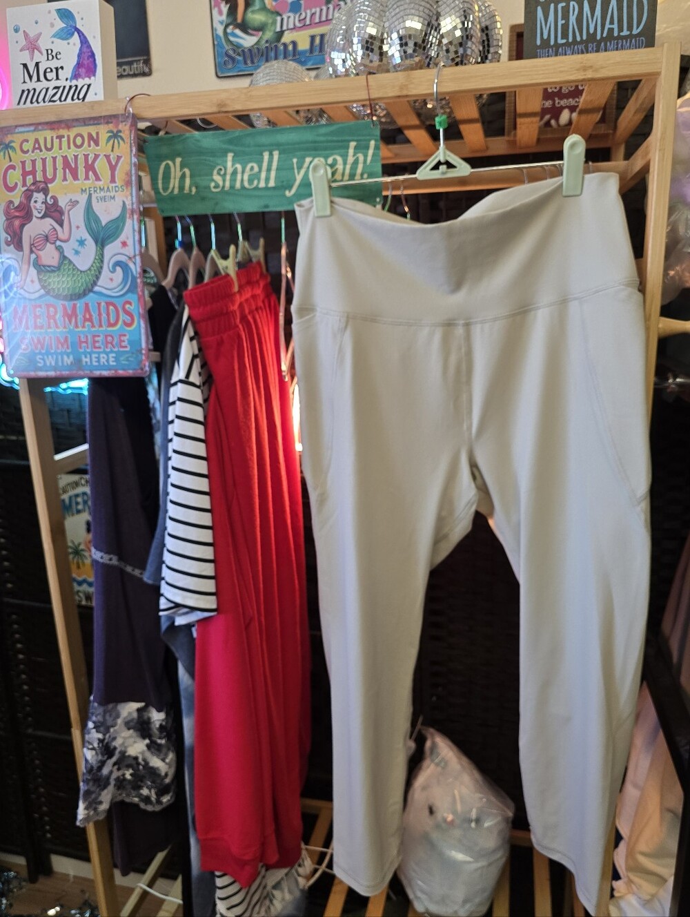 #0680 NEW 1XL MONO B Cream/Lt Tan Crop Leggings 20"Wst 24.5"Inseam 13"Rise Pckts